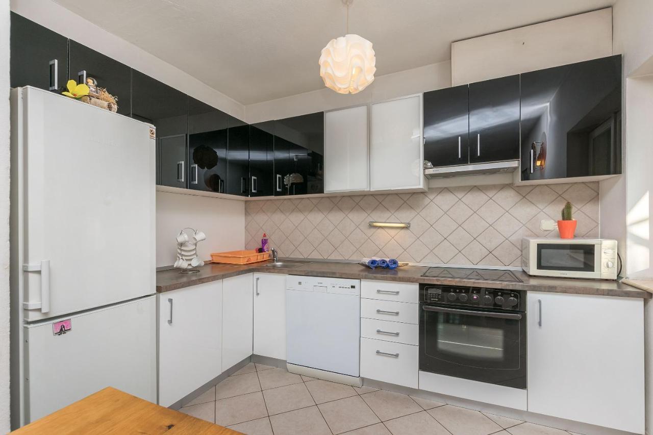 Apartma Miljenko *